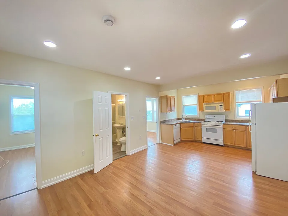 289 Merrimack St #7