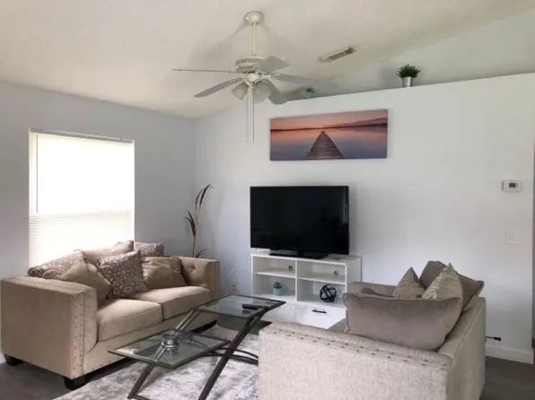 2812 Stoneway Lane Unit B, Fort Pierce, FL 34982