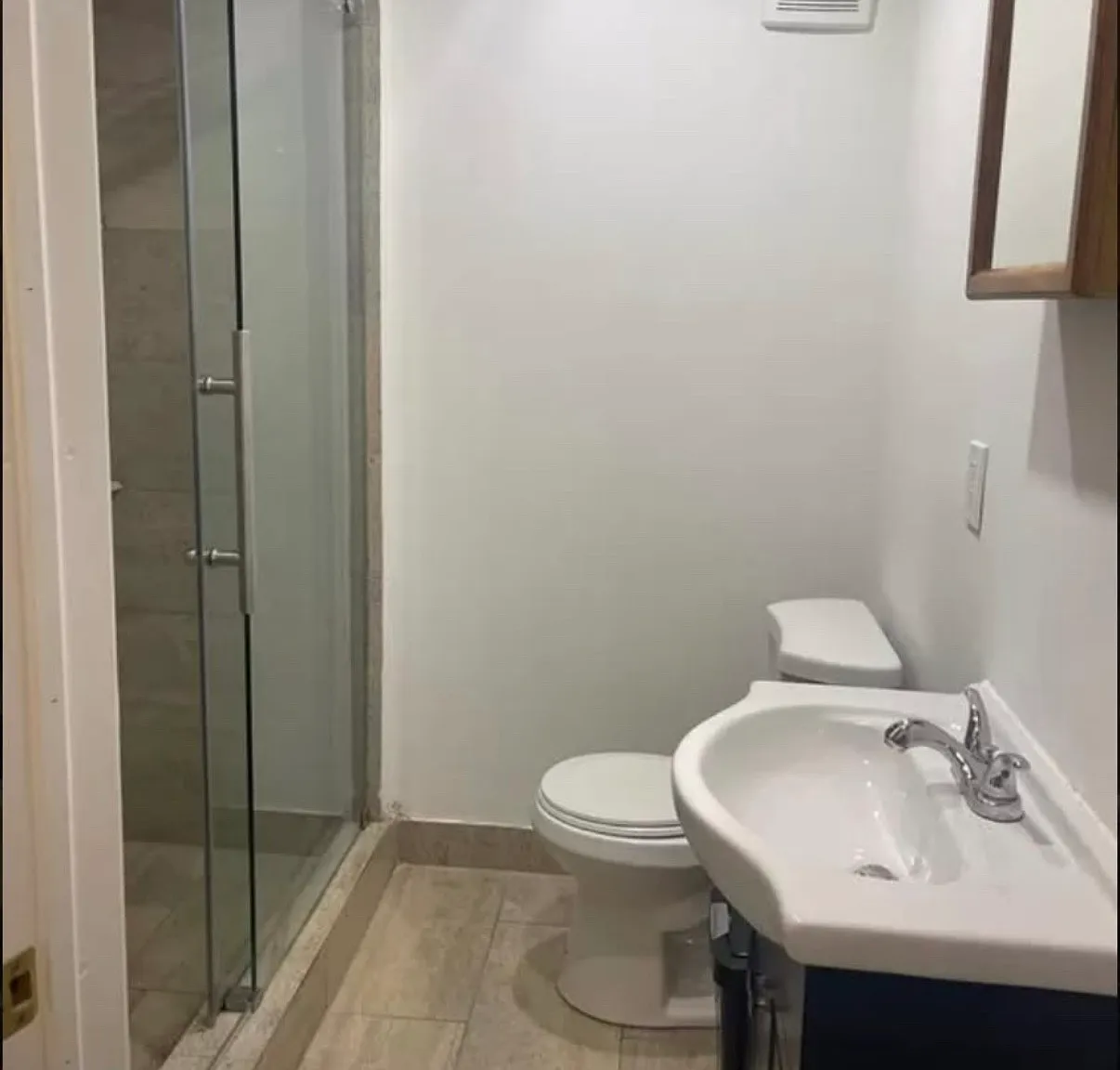 6 bed, 2.5 bath, 1638 sqft, $2,800 — Photo 4
