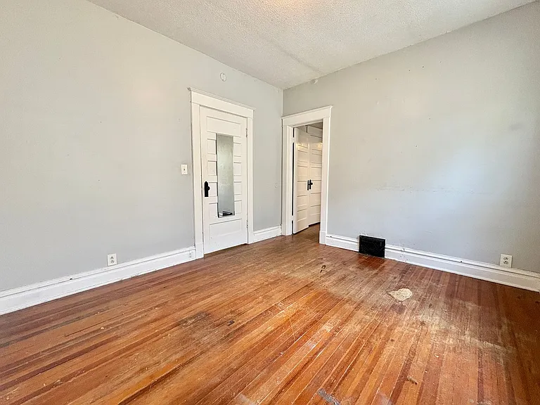 3944-46 Roanoke Road — Photo 7