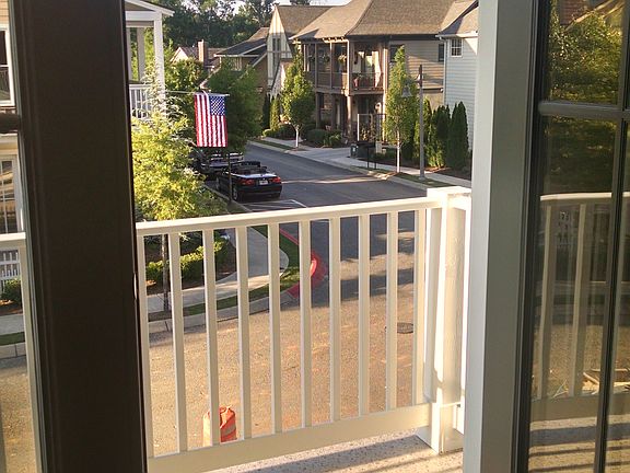 5th image of 220 Fowler St