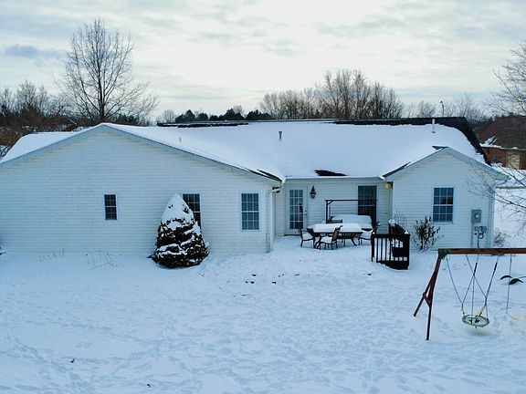 3rd image of 1122 Poppy Dr