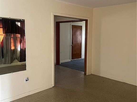 2nd image of 2411 Lauradale Dr