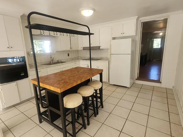4407 Lee Ave — Photo 4