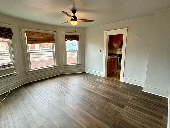 2nd image of 536 Reinhard Ave