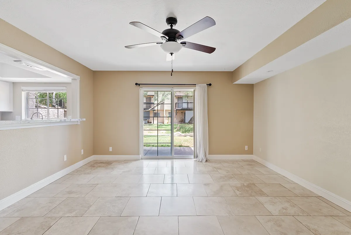 Building Photo - 2232 W Lindner Ave #15