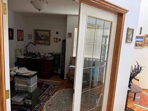 5th image of 65 N Spring Cres SW
