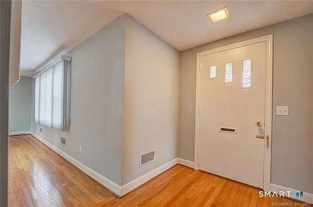 104 Clinton St — Photo 5