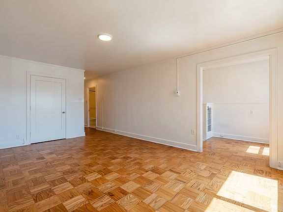 5th image of 1305 NE 43rd St APT 6