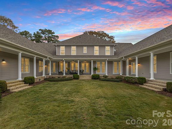 3rd image of 393 Youngs Bend Rd