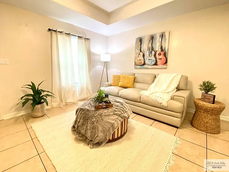 6621 Garden Woods Ave #B — Photo 3