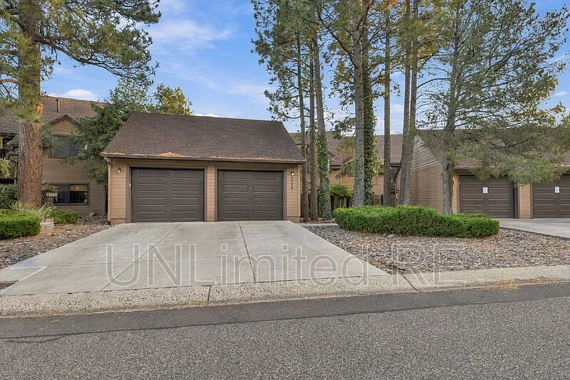 2 bed, 3.0 bath, 1447 sqft, $2,600 — Photo 3