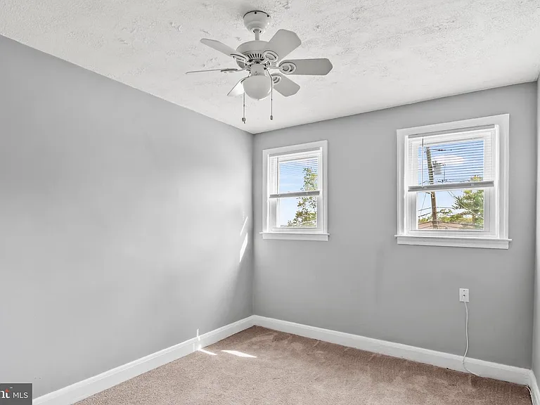 1411 Filbert St #2 — Photo 9