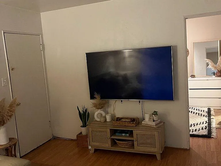 2055 N Morena Blvd — Photo 3