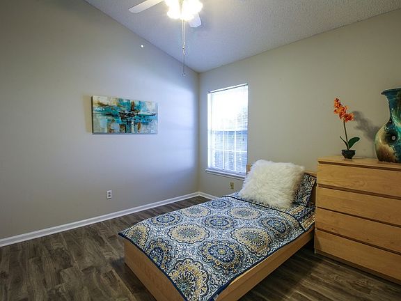 4th image of 9244 Jaybird Cir W