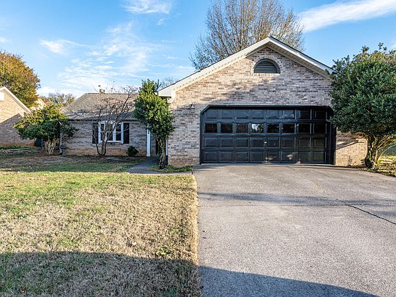 2nd image of 1424 Carowinds Cir