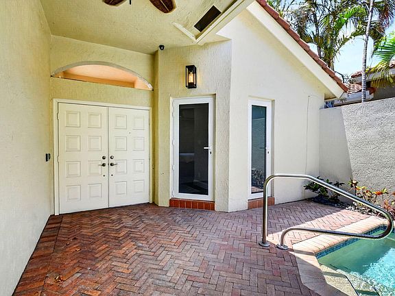 2nd image of 5063 Ventura Dr
