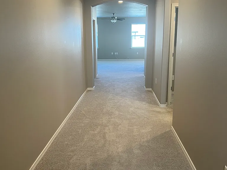 6105 Judd Ave — Photo 2