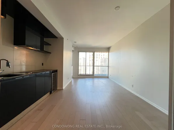 70 Temperance St #2401, Toronto, ON M5H 0B1