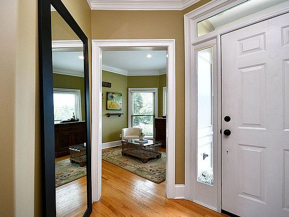3rd image of 8 Green Arbor Ln