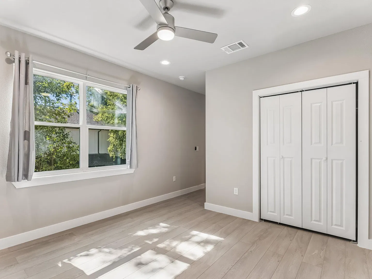2 bed, 2.5 bath, 1100 sqft, $2,900 — Photo 3