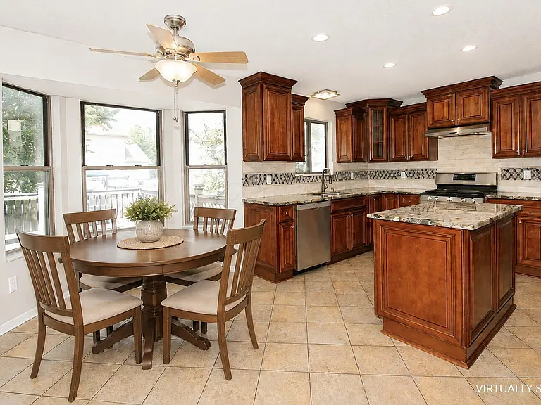 2515 Pressmen Dr — Photo 8