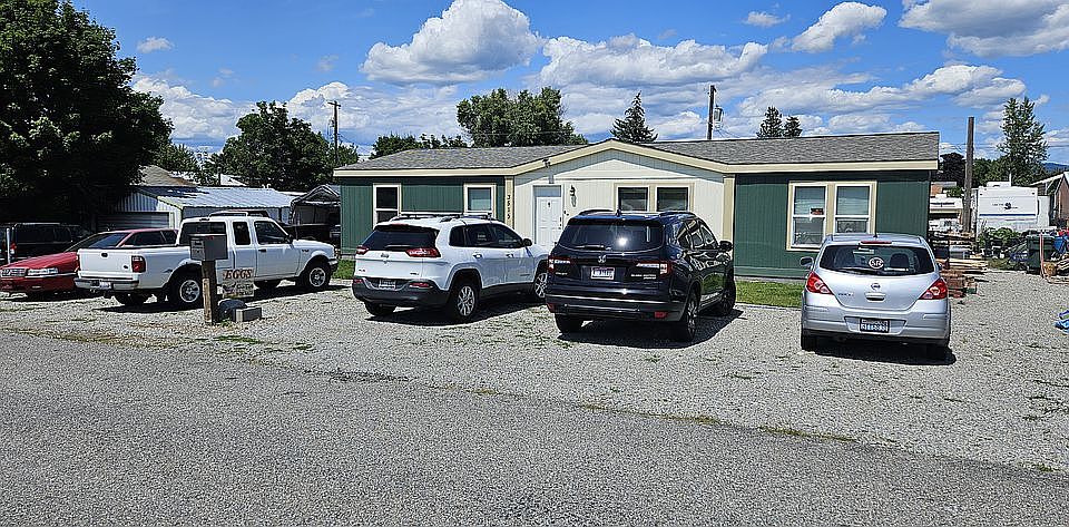 2nd image of 3515 W Ridge Dr