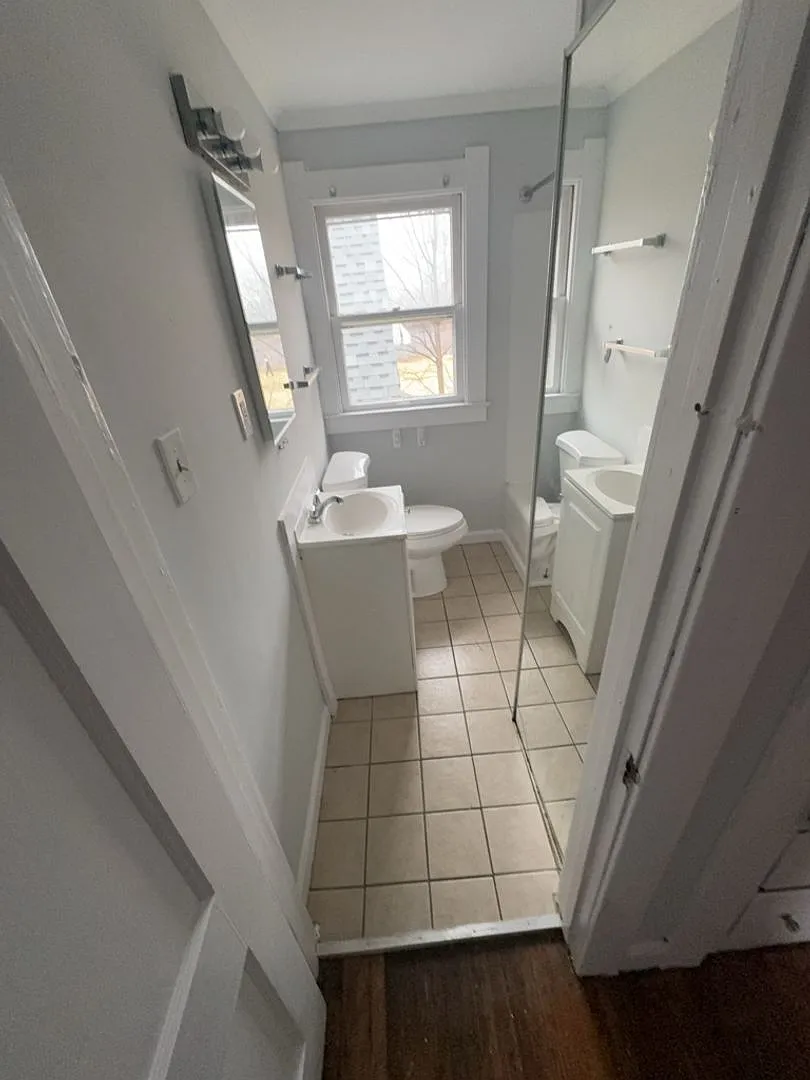 960 W Delaware Ave, Toledo OH 43610 — Photo 4