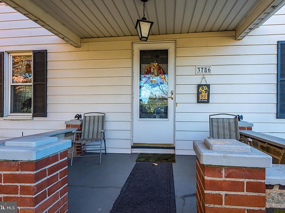 3rd image of 3786 Fleetwood Dr