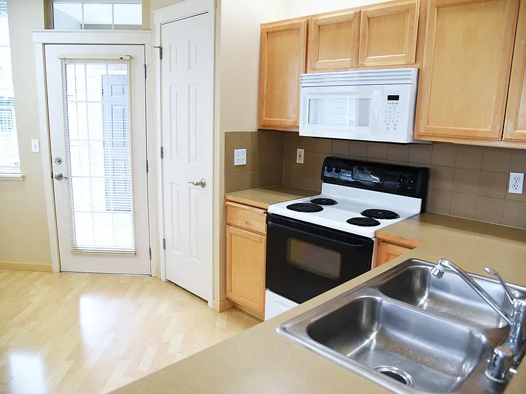 Artisan Apartments — Photo 9