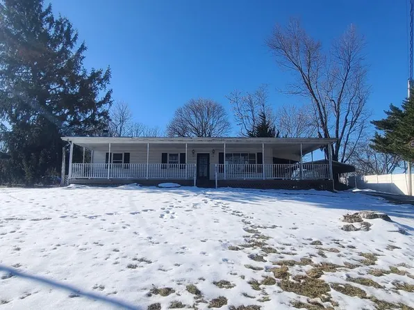 176 Pouts Hill Rd, Strasburg, VA 22657