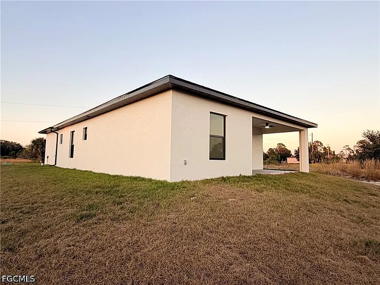 844 Millpond St E — Photo 10