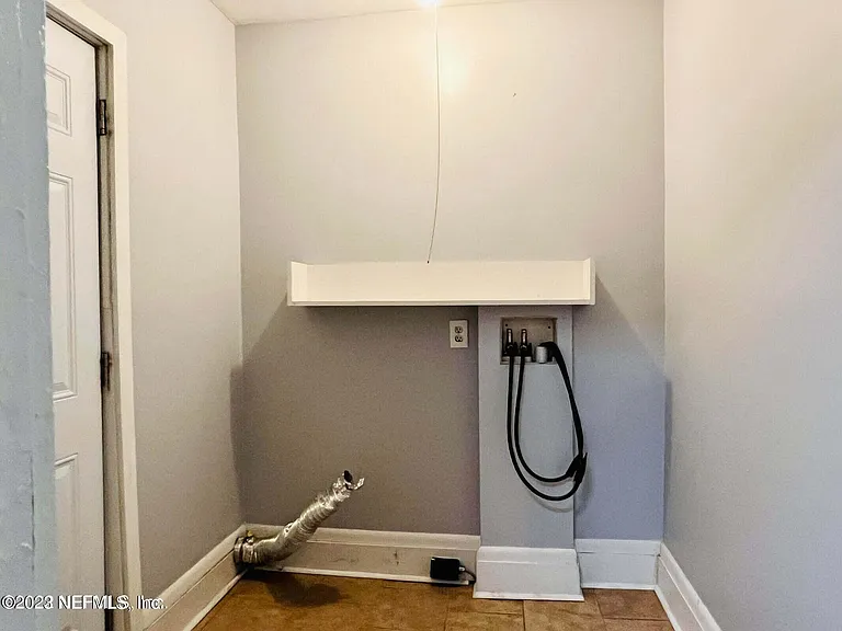 2302 College St — Photo 19
