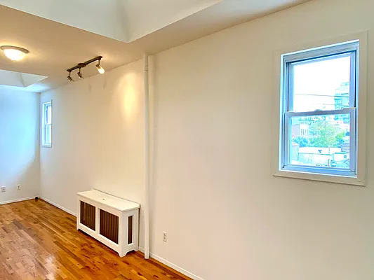 Rented by TheRealEstateCompany.com LLC | media 8