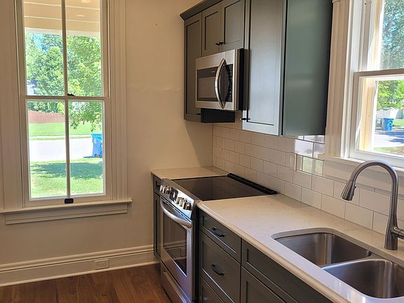 3rd image of 853 Hale Ave