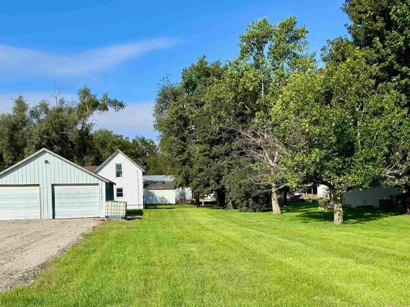 412 N Locust St, Winfield, IA 52659