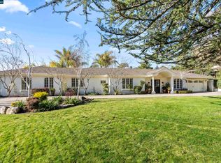 11 Scenic Dr, Orinda, CA 94563