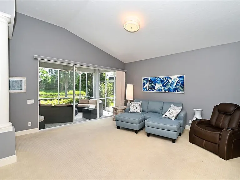 7131 Kensington Ct — Photo 8