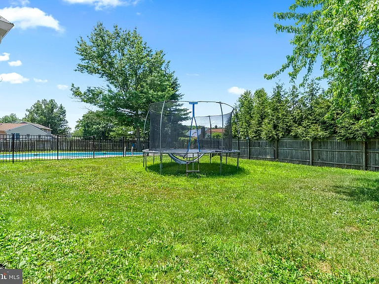 2 Lee Ct — Photo 39
