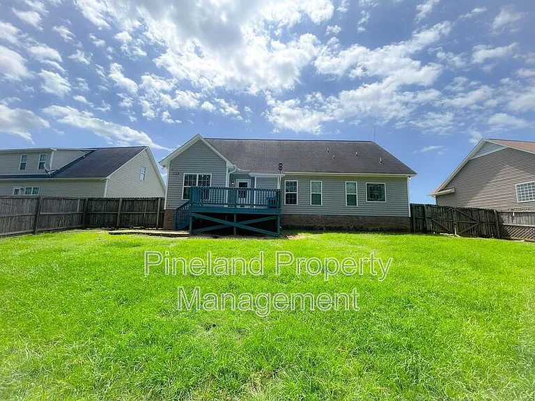 1621 Kershaw Loop — Photo 21