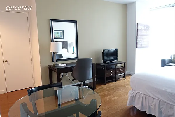 Rented by Corcoran | media 17