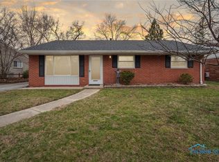 6716 Lincoln Green St, Holland, OH 43528