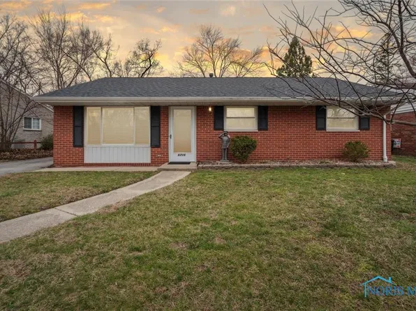 6716 Lincoln Green St, Holland, OH 43528