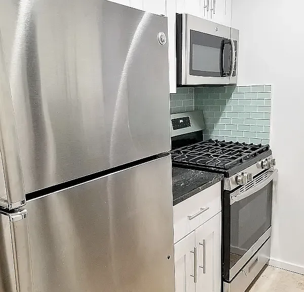 24-20 41st St #2N — Photo 4
