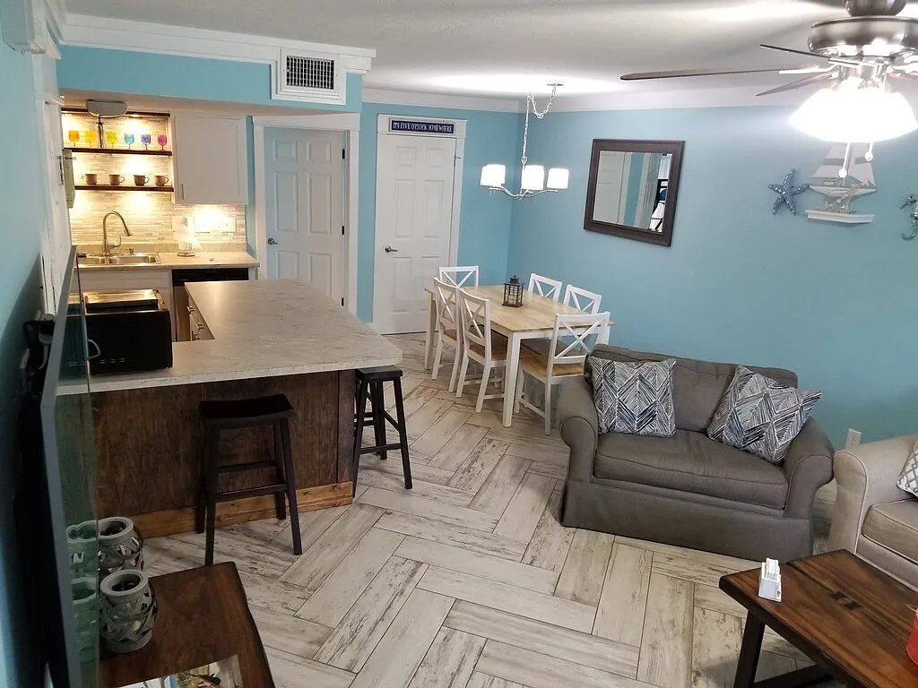3 bed, 2.5 bath, 1386 sqft, $2,600 — Photo 3