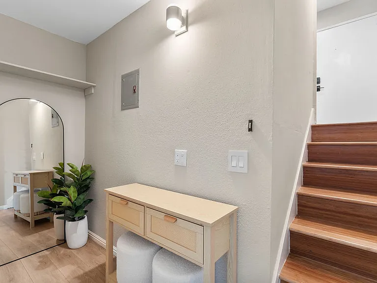 2024 S Bon View Ave #C — Photo 22