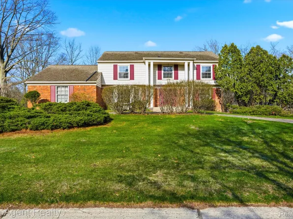 4268 Covered Bridge Rd, Bloomfield Hills, MI 48302