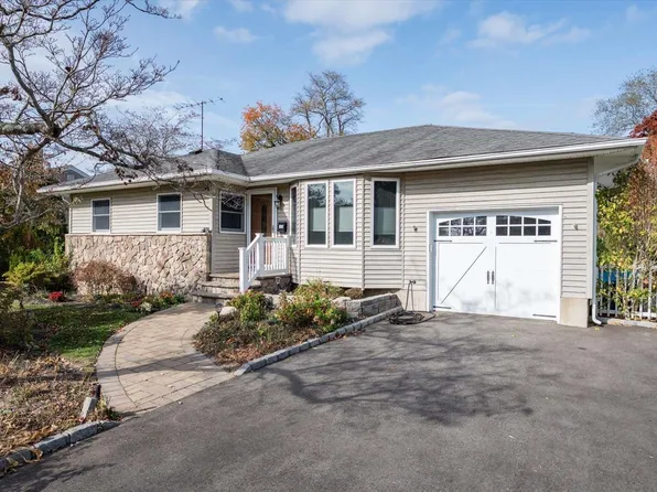 21 Estate Road, Smithtown, NY 11787