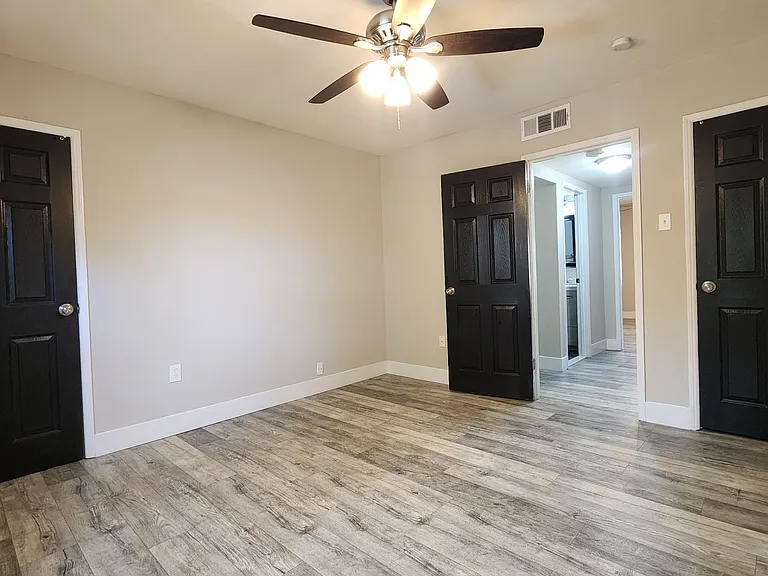 Anic Townhomes — Photo 3