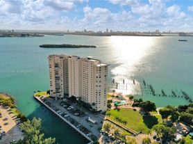11111 Biscayne Blvd